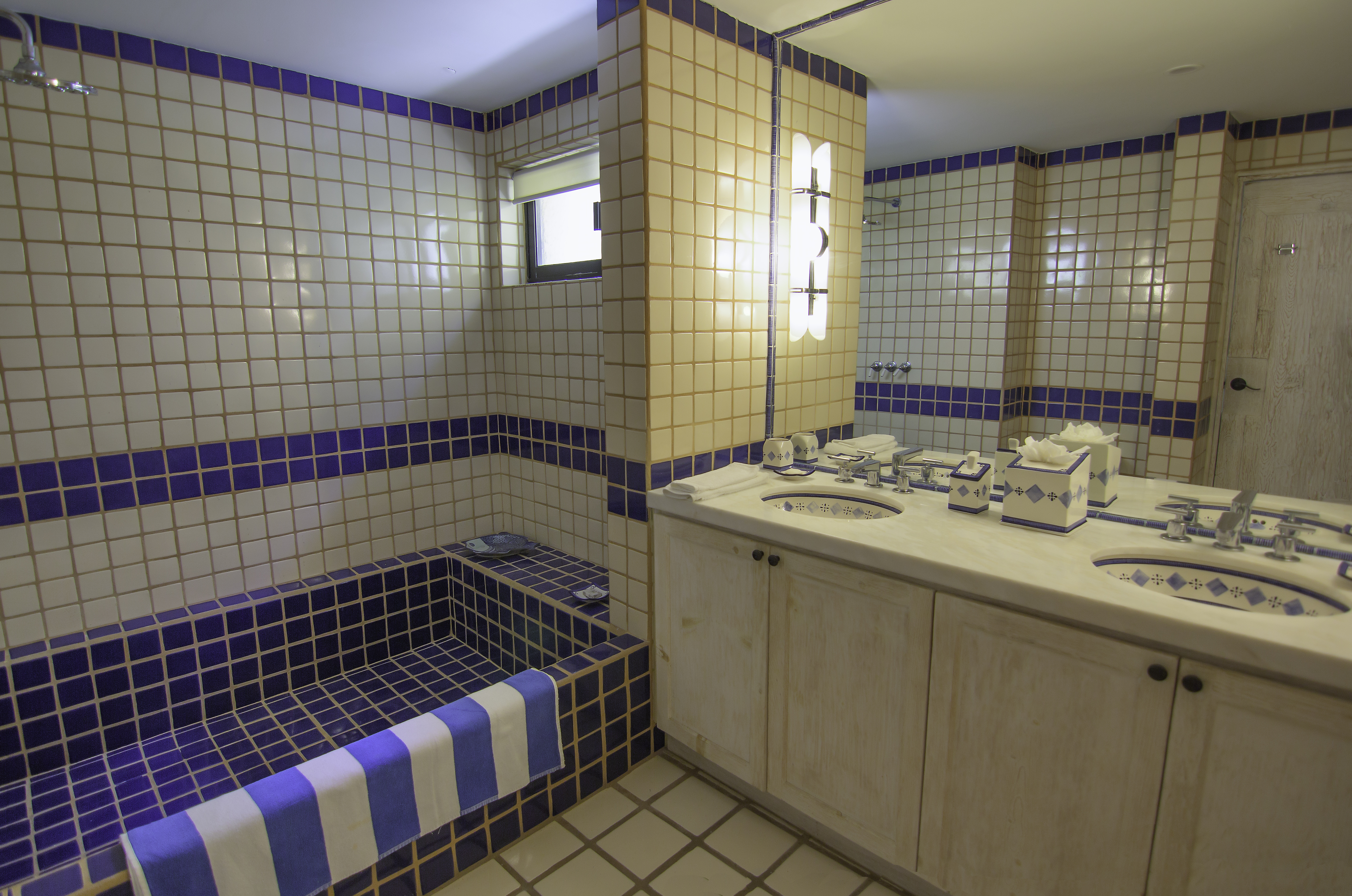 bathroom of terrasol beachfront resort condo for rent in cabo san lucas